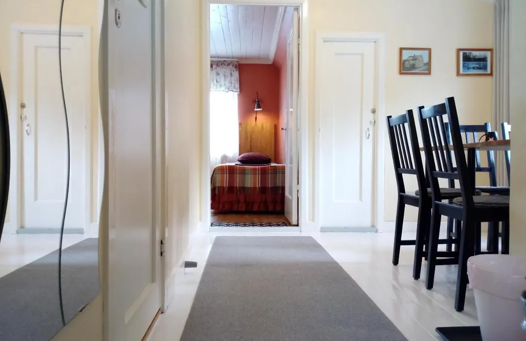 Ullaredsgården B&B Express-1